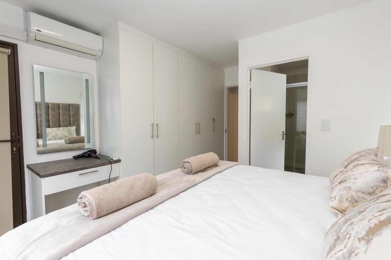 67 The Shades - Luxury Apartment In Umhlanga - Airconditioning Throughout And Inverter Durban Kültér fotó